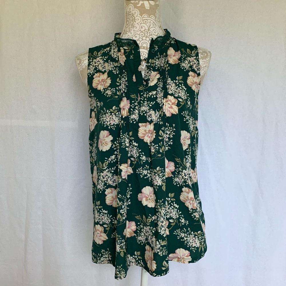 A New Day // Green Floral High Neck Sleeveless Top small tp1